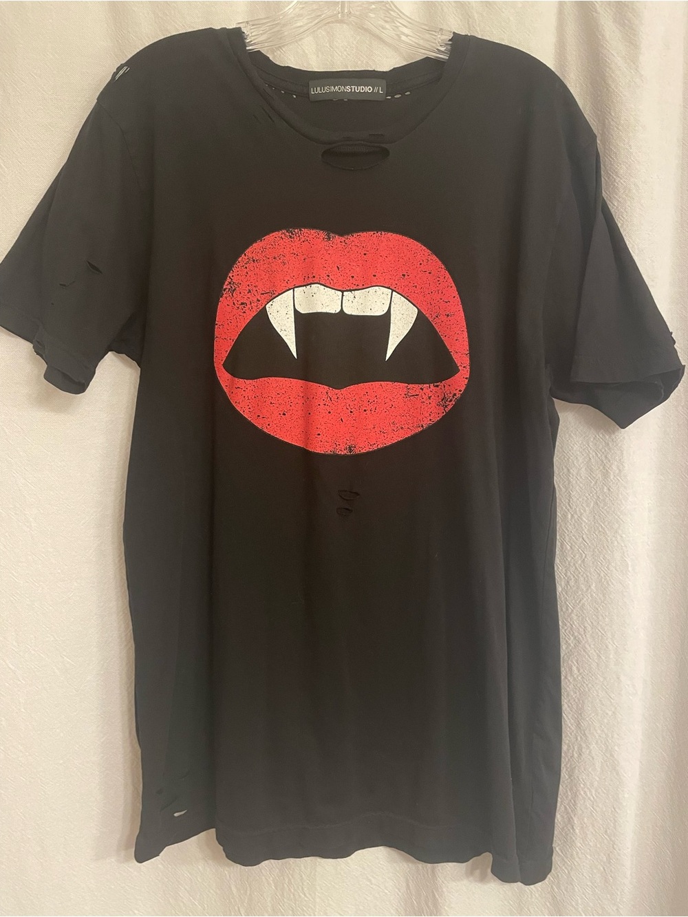 Lulusimonstudio black distressed teeshirt, size Large
